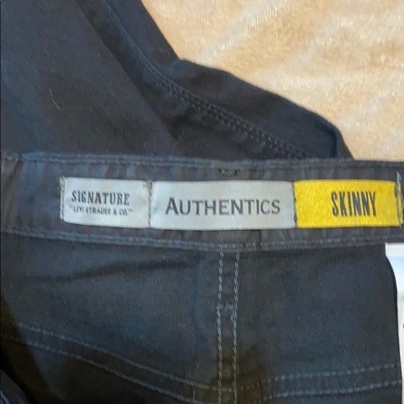 Levi’s Signature Authentic Skinny Black Je… - Picture 5 of 7